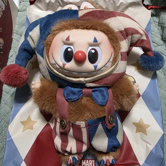 Pop Mart Why So Serious Labubu - Picture 3 of 6